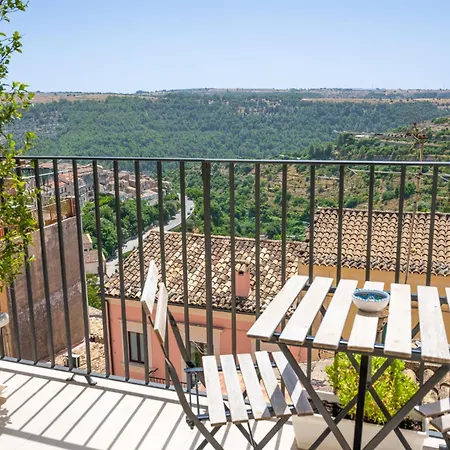 Chocohouse Bed & Breakfast 4*